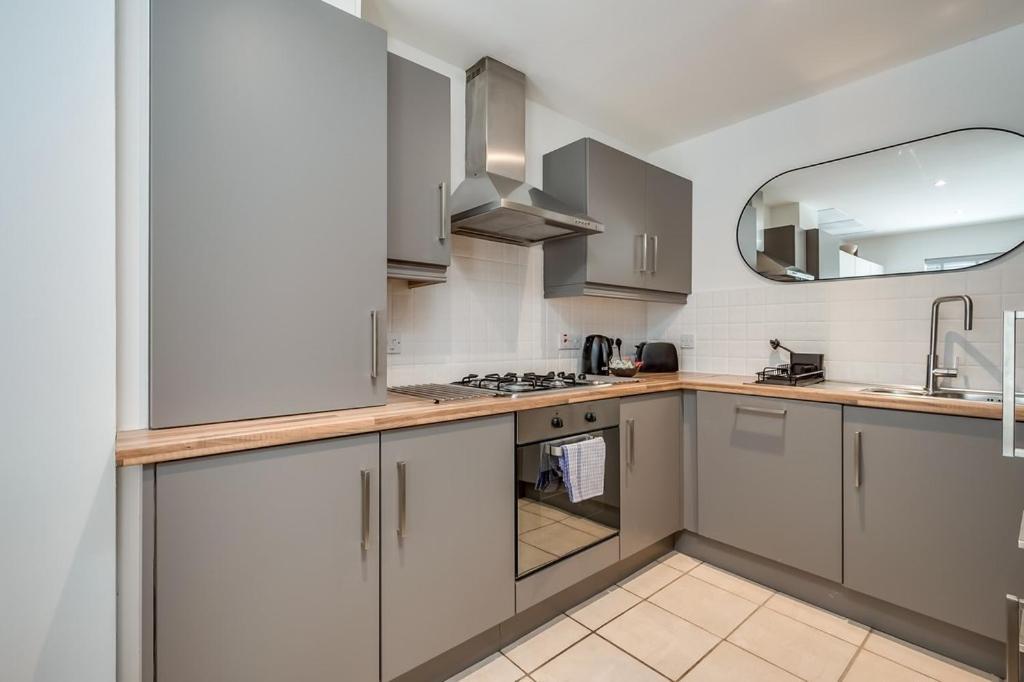 Central Belfast Apartments Chill R&R Exterior photo