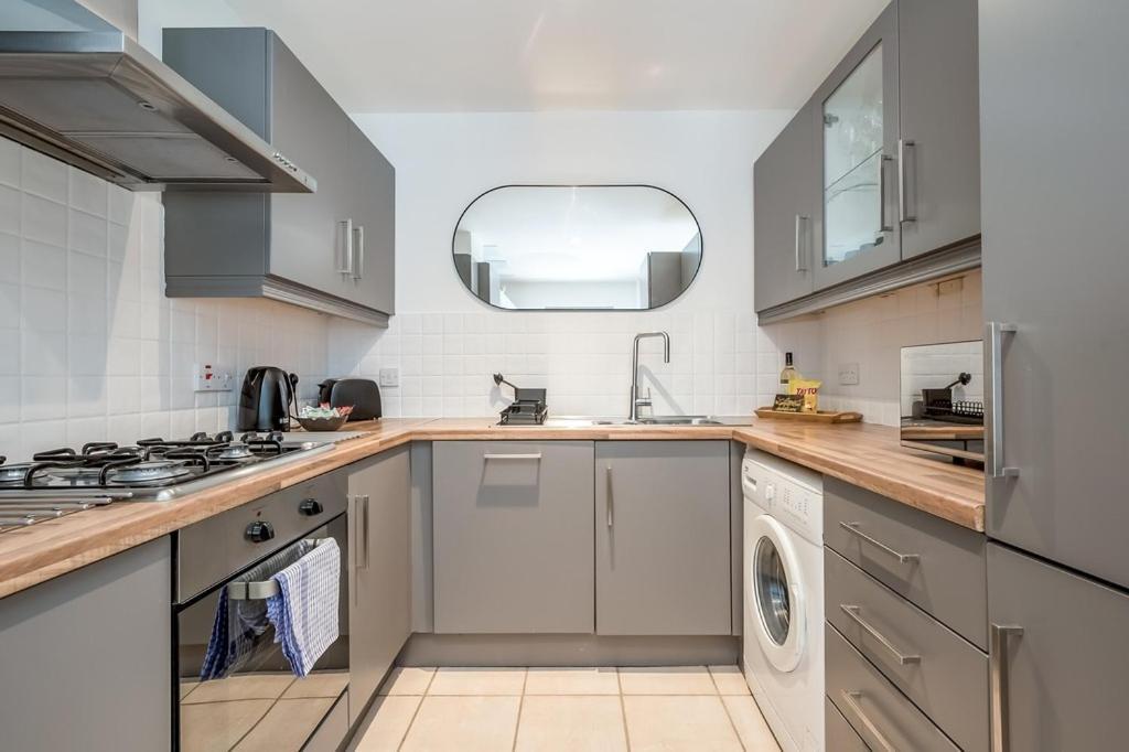 Central Belfast Apartments Chill R&R Exterior photo